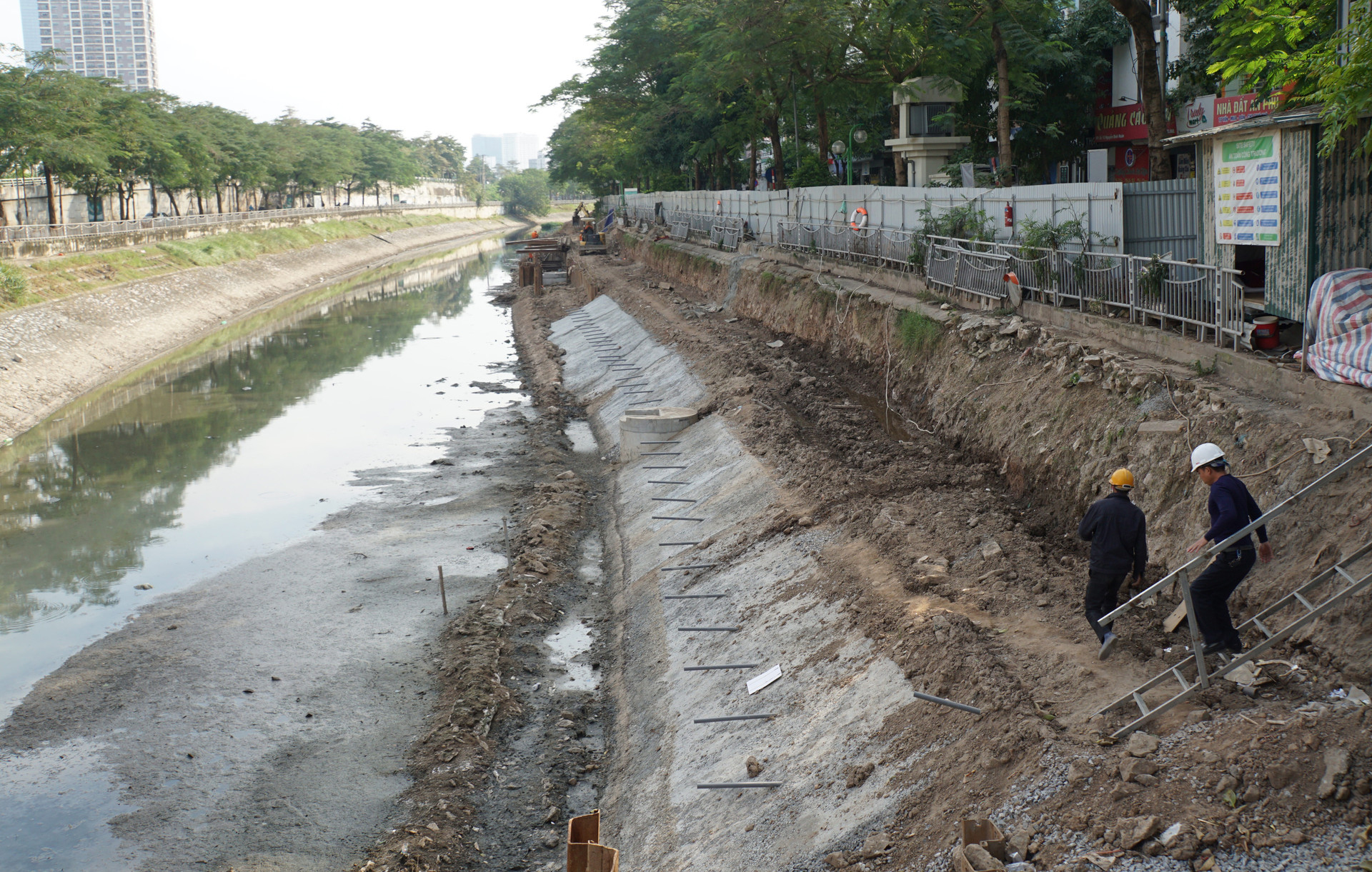 Cận cảnh công trình tách nước thải khỏi sông Tô Lịch - 13