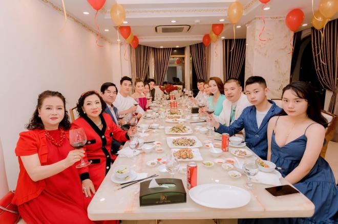 Mai Thu Huyền kỷ niệm ngày cưới  2