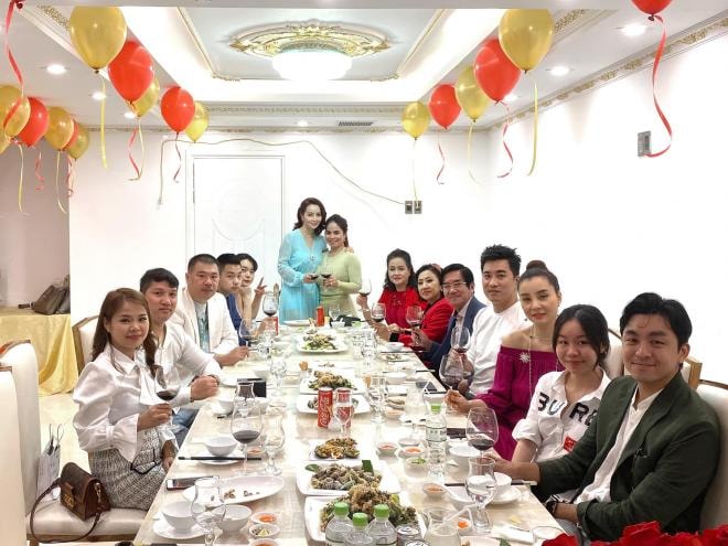 Mai Thu Huyền kỷ niệm ngày cưới  4