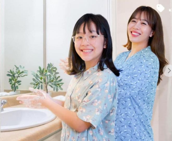 con gái của MC Diệp Chi  4