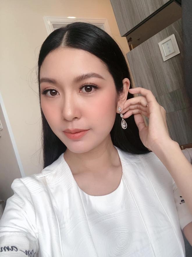 Á hậu Thúy Vân 0