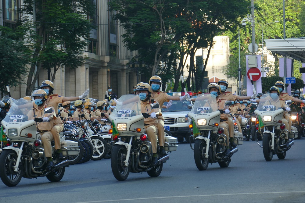 p1450229-w1000-h666.JPG