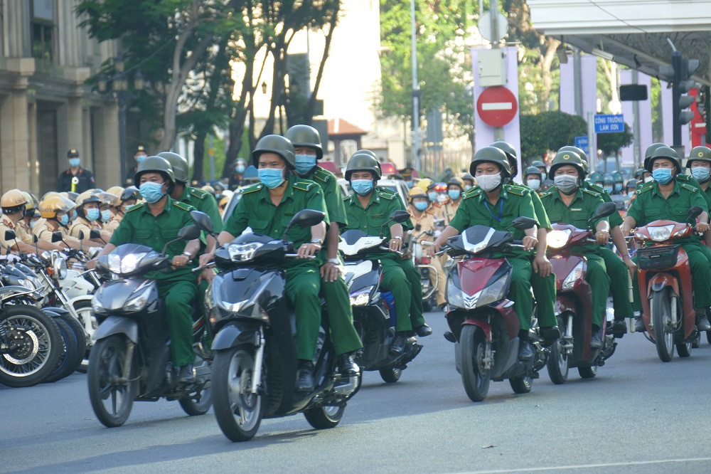 p1450229-w1000-h666.JPG