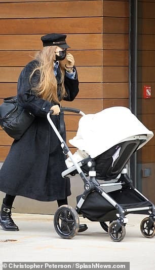 Gigi Hadid bà mẹ bỉm sữa sành điệu nhất New York 7