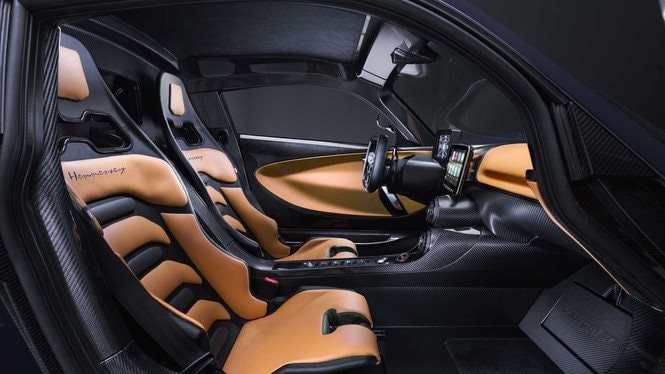 2021_hennessey_venom_f5_interior_1__bzwh.jpg