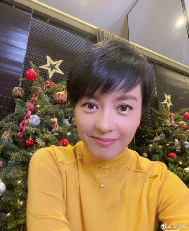 Tình cũ Trịnh Y Kiện gây sốt khi khoe ảnh so sánh nhan sắc hiện tại với 20 năm trước không khác mảy may 9 Tình cũ Trịnh Y Kiện gây sốt khi khoe ảnh so sánh nhan sắc hiện tại với 20 năm trước không khác mảy may 9