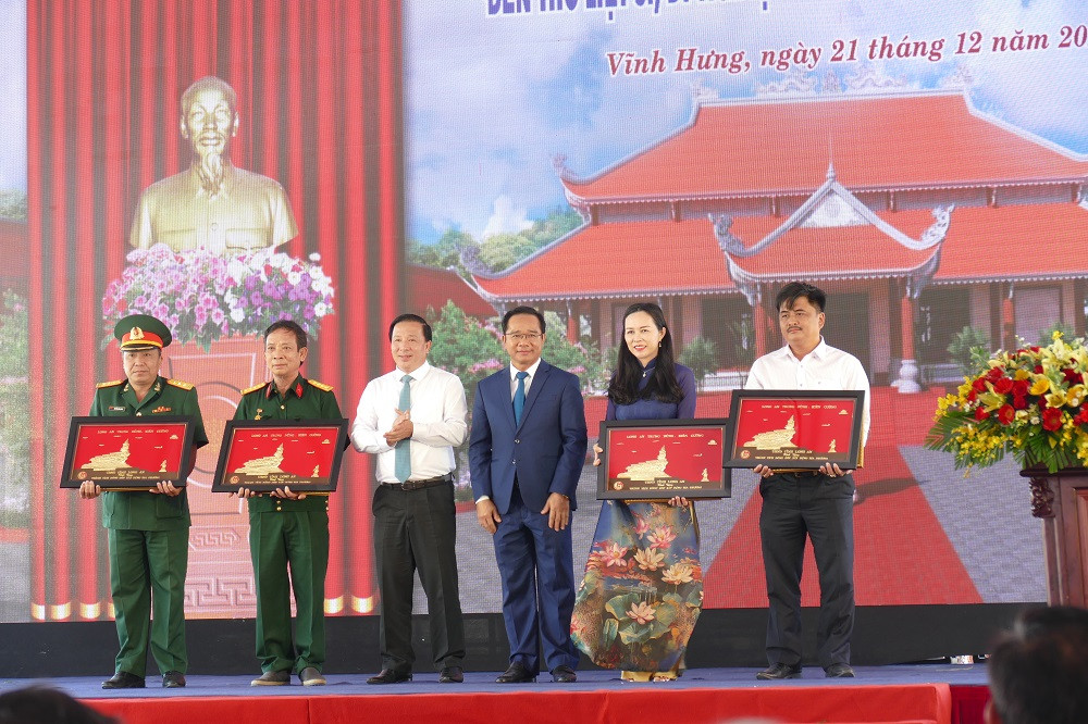 p1450733-w1000-h666.JPG