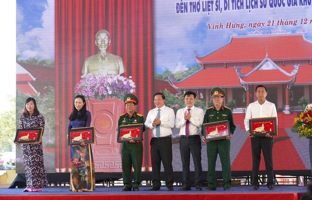 p1450733-w1000-h666.JPG