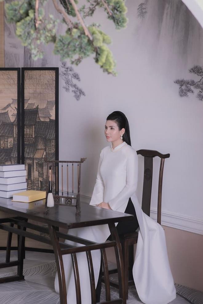 Diễn viên Thúy Hà “Về nhà đi con” tái xuất đầy xinh đẹp với áo dài hậu ly hôn 10