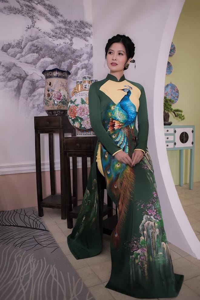 Diễn viên Thúy Hà “Về nhà đi con” tái xuất đầy xinh đẹp với áo dài hậu ly hôn 4