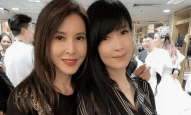 Cô là 'Tử Sam Long Vương đẹp nhất màn ảnh' và là mối tình đầu trong 8 năm của Ngô Trấn Vũ, cô đã 50 tuổi và không bị Châu Huệ Mẫn đánh bại 4