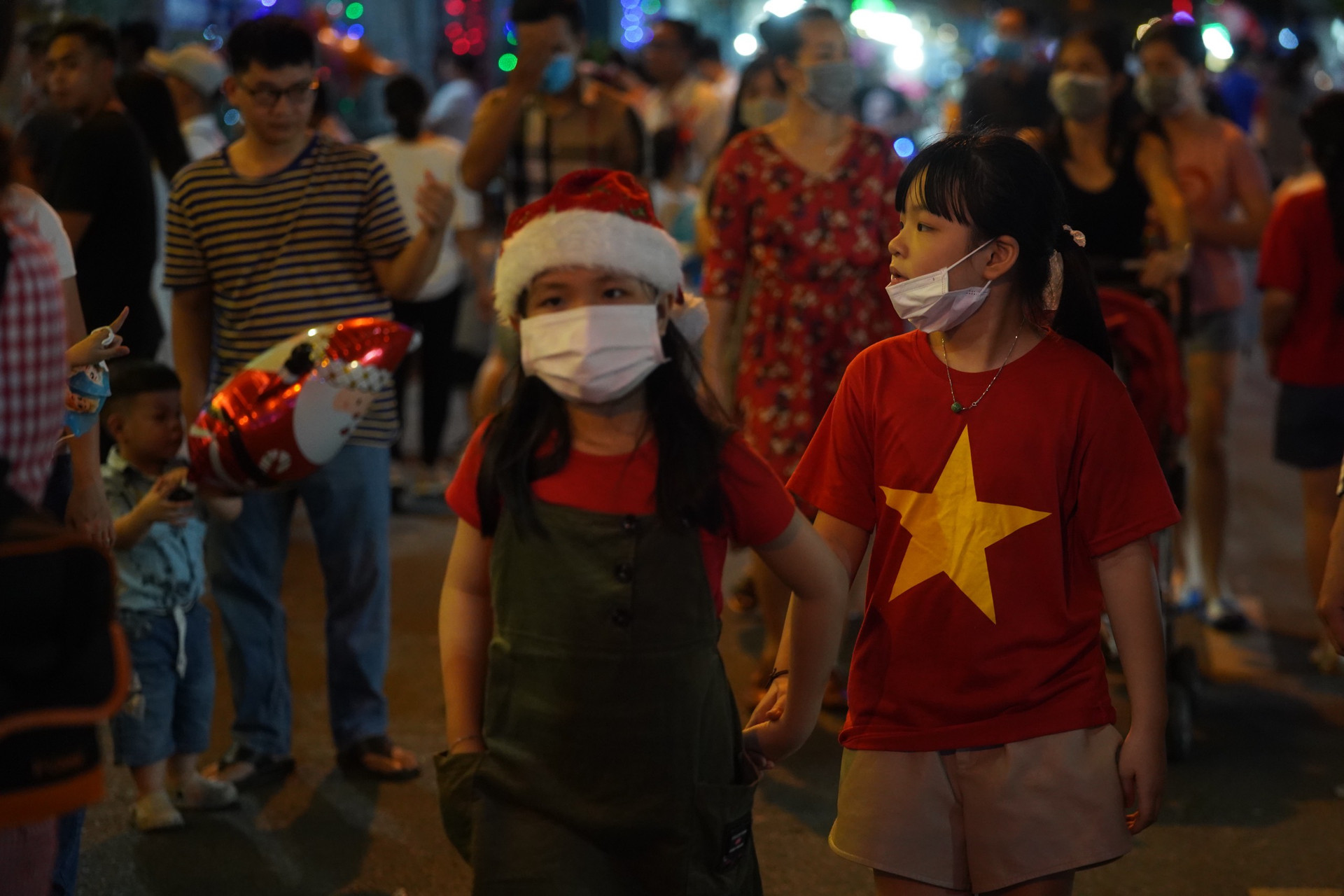 Người Sài Gòn mừng đón Giáng sinh trong không khí trật tự - 9