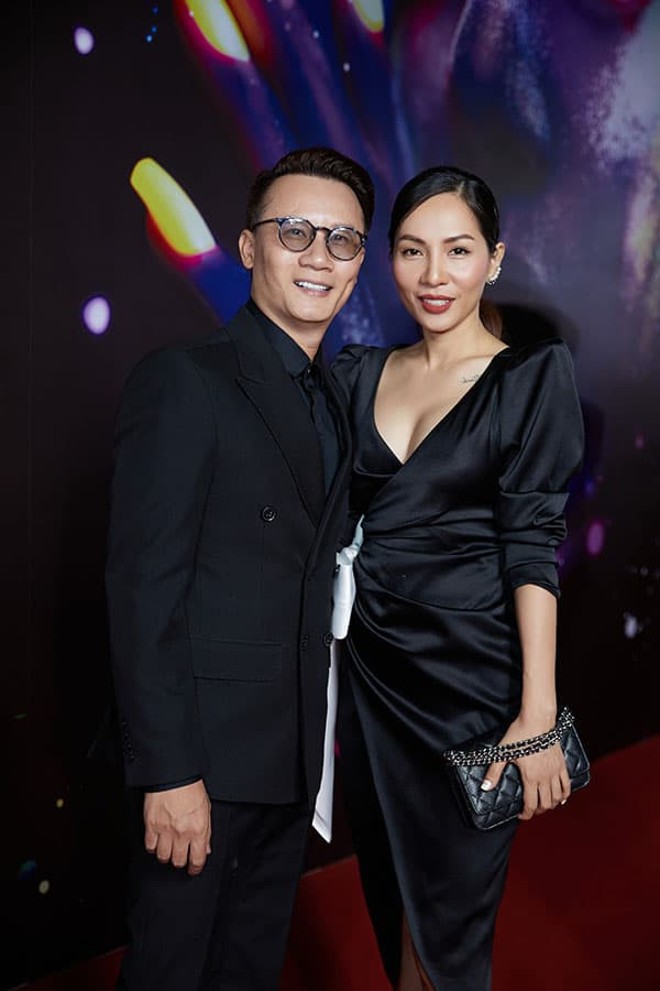 gia-dinh-hoang-bach-1-ngoisaovn-w600-h900 5