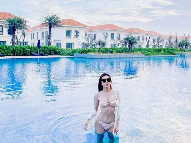Huyền My bikini  2