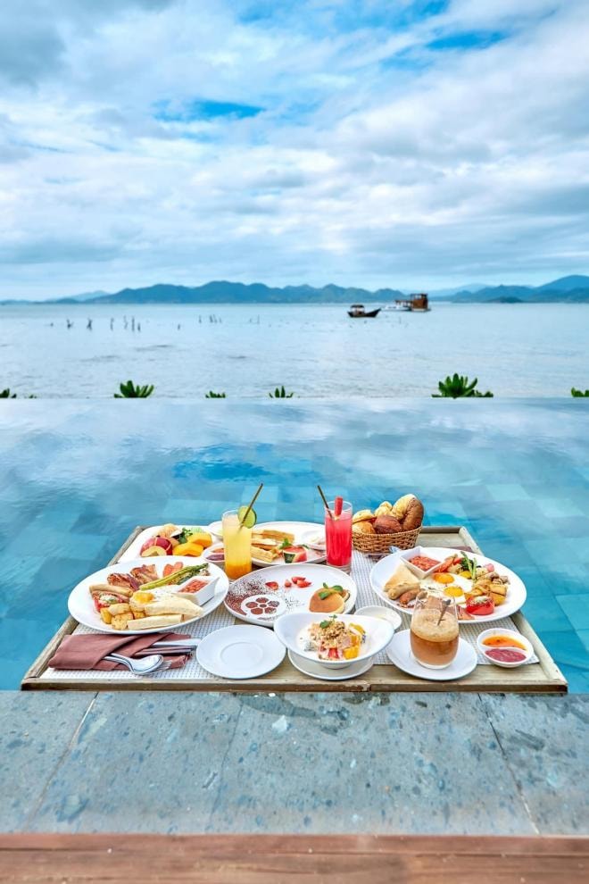 siêu mẫu Hà Anh bị lộ hàng  3