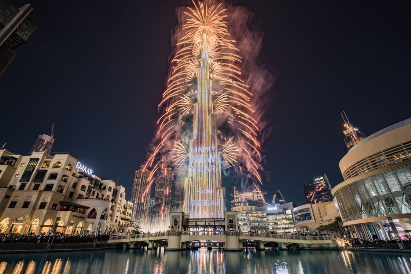 311220-nam-moi-dubai.jpg