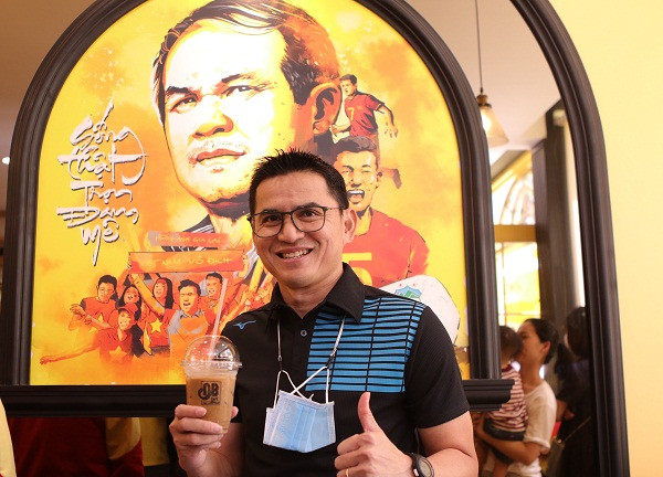 ca-phe-bau-duc-that-tuyet-kiatisuk-noi-w600-h432.JPG