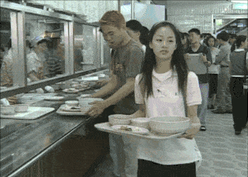 Ảnh thời sinh viên của Kim Tae Hee hot trở lại, nhìn là hiểu tại sao nam sinh trong trường đều 'đổ gục' 1