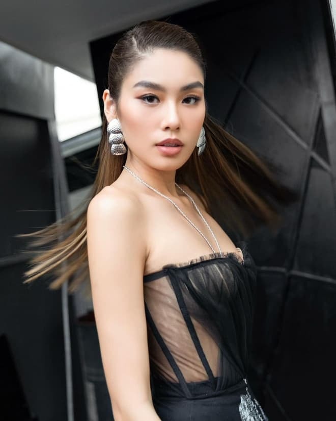 Thảo Nhi Lê ở nhà  4