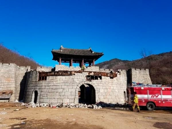 cháy phim trường Vương quốc thây ma 3 cháy phim trường Vương quốc thây ma 3