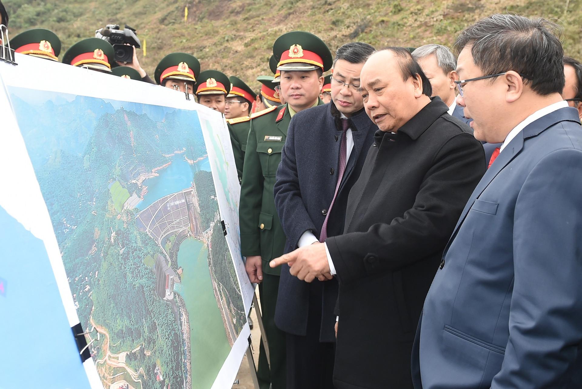 Thủ tướng phát lệnh khởi công dự án nhà máy thủy điện Hòa Bình mở rộng - 1