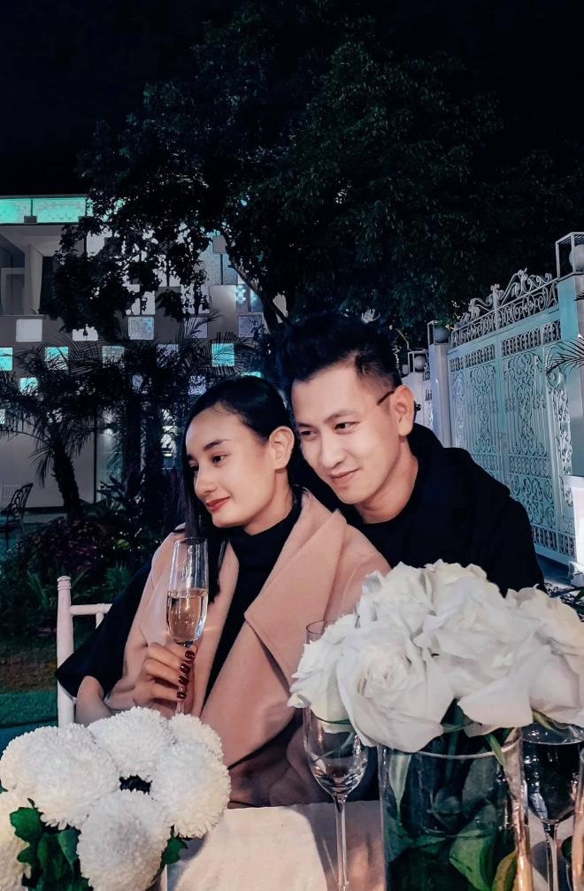 Chồng Việt kiểu nhắn gửi ngọt ngào tới người mẫu Lê Thúy nhân kỷ niệm 6 năm ngày cưới 2