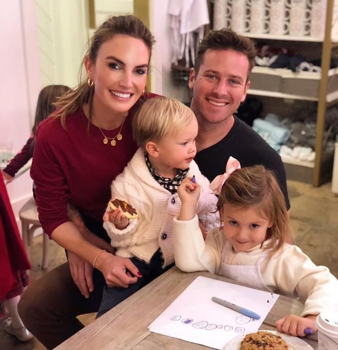 Armie Hammer bị lộ loạt tin nhắn khiêu dâm đồi trụy gửi cho nhiều phụ nữ  1