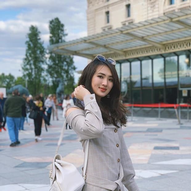 Thiên kim tiểu thư tập đoàn Huawei chính thức gia nhập showbiz, từ gia thế đến học vấn đều 'hàng khủng'    2