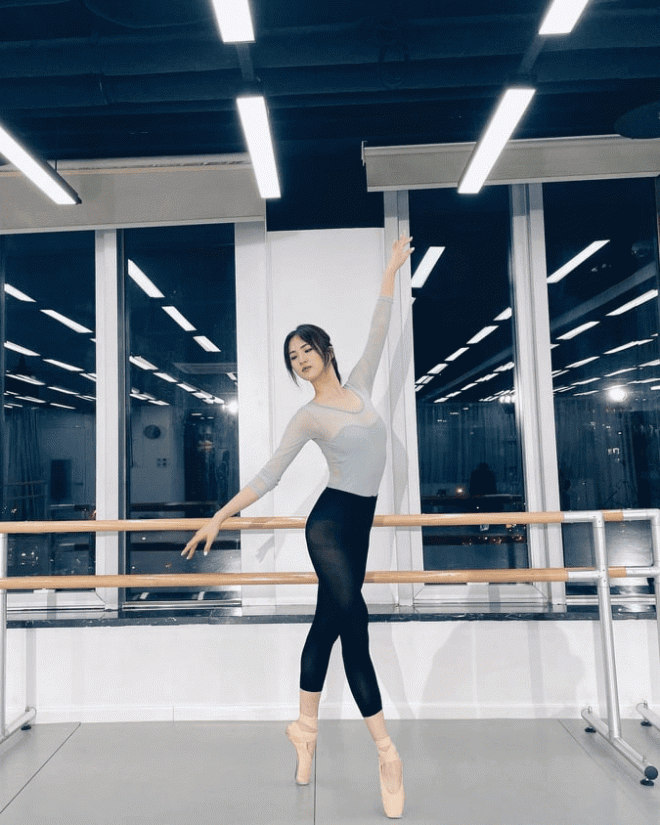 Thiên kim tiểu thư tập đoàn Huawei chính thức gia nhập showbiz, từ gia thế đến học vấn đều 'hàng khủng'    10