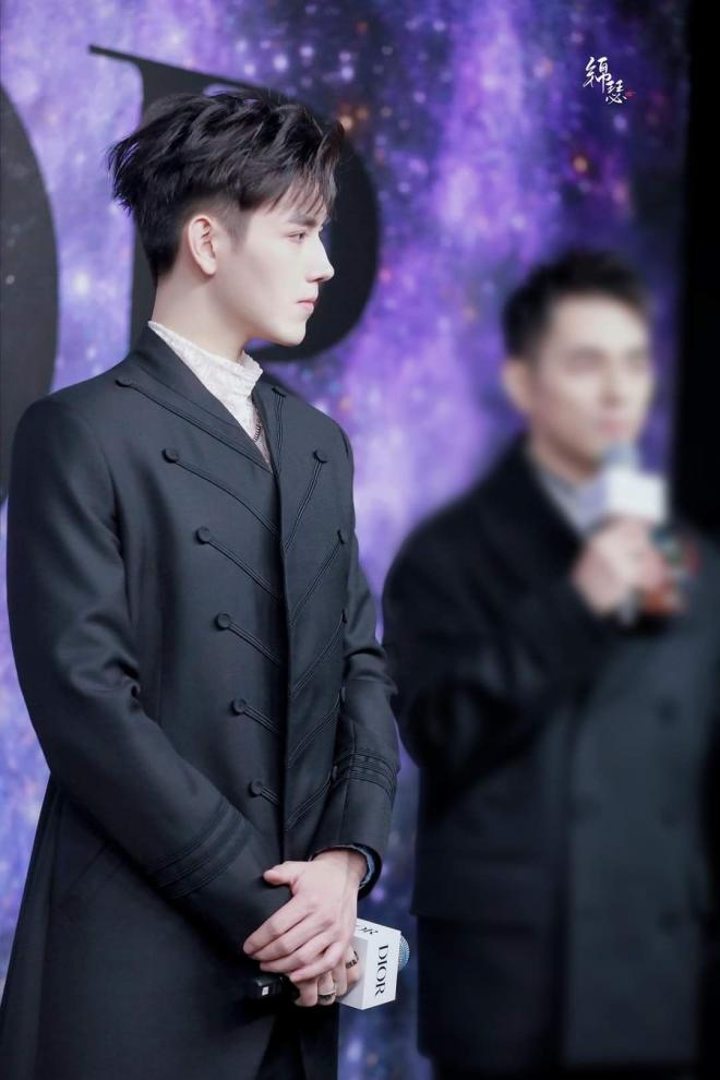 Thiên kim tiểu thư tập đoàn Huawei chính thức gia nhập showbiz, từ gia thế đến học vấn đều 'hàng khủng'    4