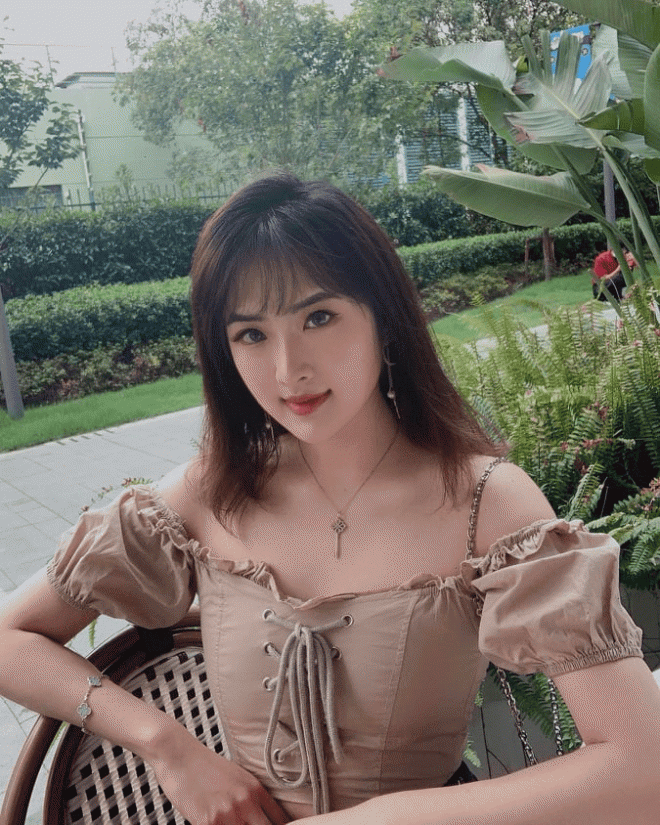 Thiên kim tiểu thư tập đoàn Huawei chính thức gia nhập showbiz, từ gia thế đến học vấn đều 'hàng khủng'    12