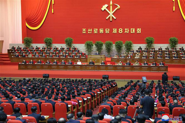 Triều Tiên trình làng nhiều vũ khí mới tại lễ duyệt binh mừng Đại hội Đảng - Ảnh 6.