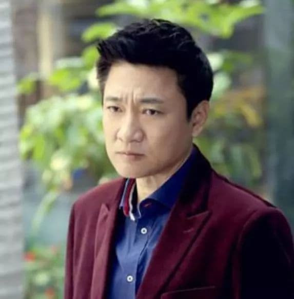 Từ chối sự theo đuổi của Phạm Băng Băng, anh ra mắt 27 năm không dính scandal và hiện đang sống hạnh phúc với người vợ y tá 4