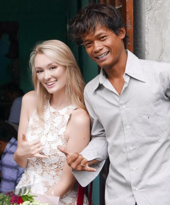 Cặp đôi 'chồng cú vợ tiên' sắp đón con đầu lòng, người chồng khoe niềm vui làm cha nhưng vẫn bị cư dân mạng 'soi' chỉ vì một chi tiết nhỏ 1 Cặp đôi 'chồng cú vợ tiên' sắp đón con đầu lòng, người chồng khoe niềm vui làm cha nhưng vẫn bị cư dân mạng 'soi' chỉ vì một chi tiết nhỏ 1