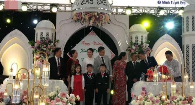 đám cưới của Phạm Xuân Mạnh   0