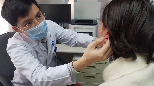 Nữ doanh nhân vào spa làm 'tai Phật' để cải thiện tướng số, đổi vận đâu chưa thấy đã nhận lấy 'trái đắng' 5