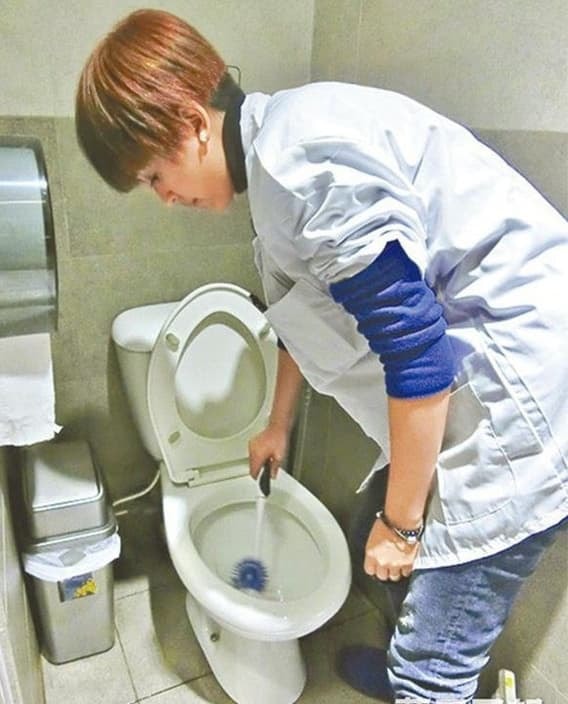 Mỹ nhân 'Song Long Đại Đường' phải đi dọn toilet vì hết thời 3
