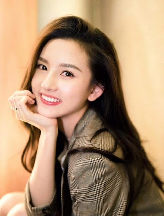 11 tuổi, Na Tra đã trở nên nổi tiếng, cô muốn có con khi mới 18 nhưng hiện vẫn độc thân ở tuổi 22 3