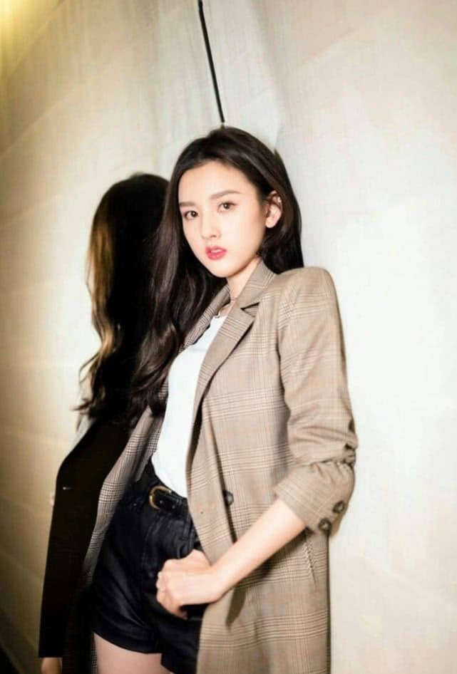 11 tuổi, Na Tra đã trở nên nổi tiếng, cô muốn có con khi mới 18 nhưng hiện vẫn độc thân ở tuổi 22 1