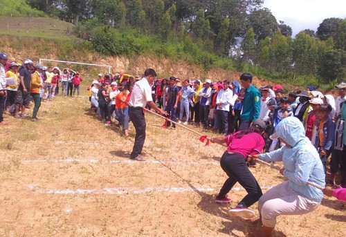 XA CHU KREY. KONG CHRO. ANH  2.jpg