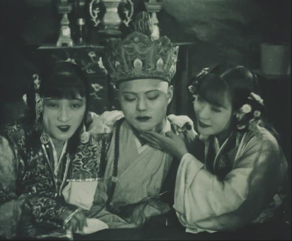 Tại sao phiên bản Tây Du Ký năm 1927 chỉ quay một tập đã bị cấm chiếu? Chỉ cần nhìn vào Động Bàn Tơ là biết lý do 3