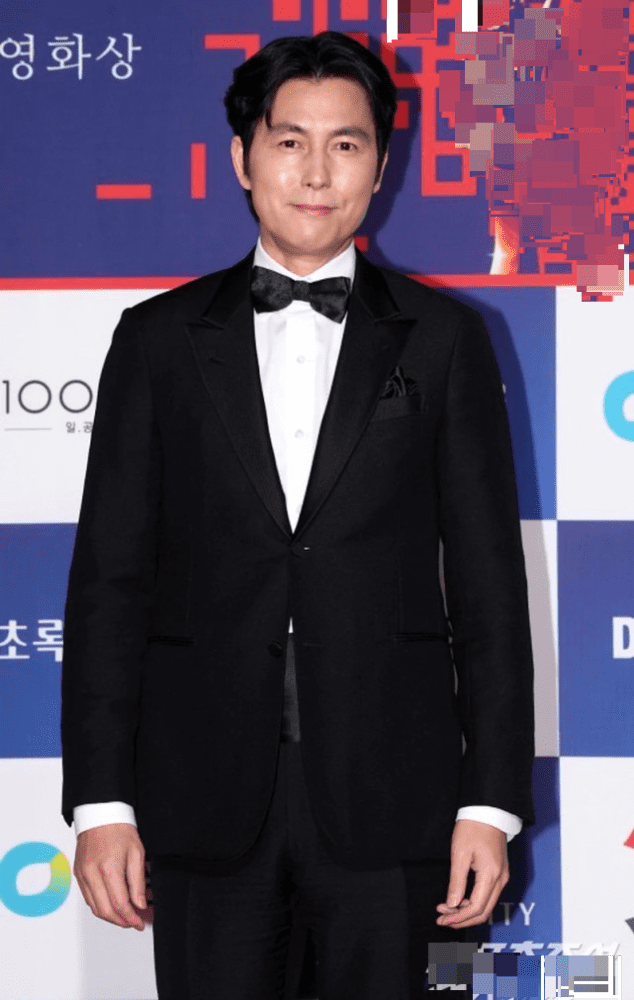 Lễ trao giải Rồng Xanh của Hàn Quốc: Yoo Ah In đánh bại Lee Byung Hyun giành giải diễn viên được yêu thích nhất 2