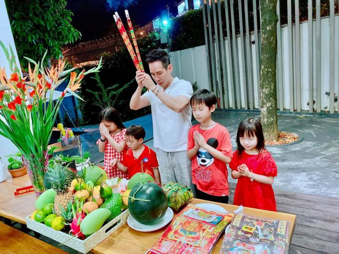 sao Việt đón giao thừa bên gia đình 15 sao Việt đón giao thừa bên gia đình 15