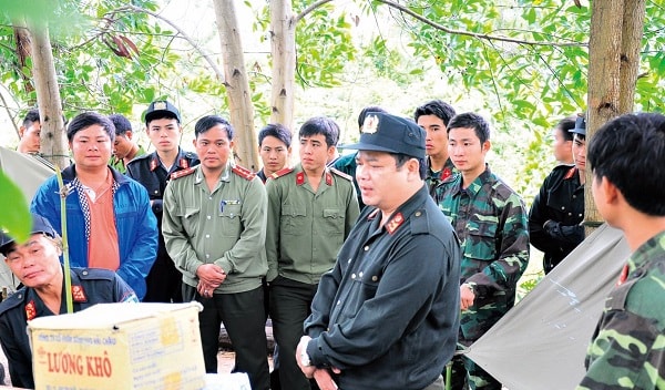 ong-ral-lan-lam-tham-hoi-dong-vien-chien-si-thuc-hien-nhiem-vu-w600-h352.JPG