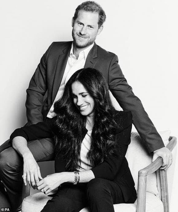 6 hình ảnh cho thấy Meghan không bỏ qua cơ hội nào để biến cuộc đời mình thành một bộ phim Hollywood 10 6 hình ảnh cho thấy Meghan không bỏ qua cơ hội nào để biến cuộc đời mình thành một bộ phim Hollywood 10