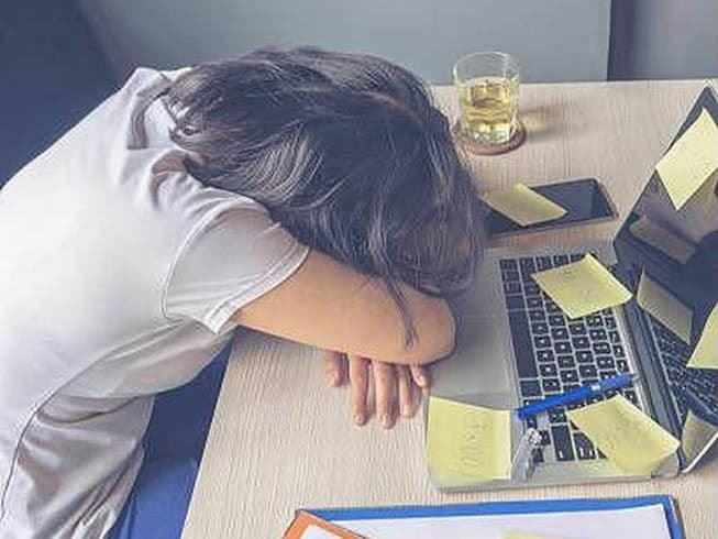 chồng cuồng ghen  0