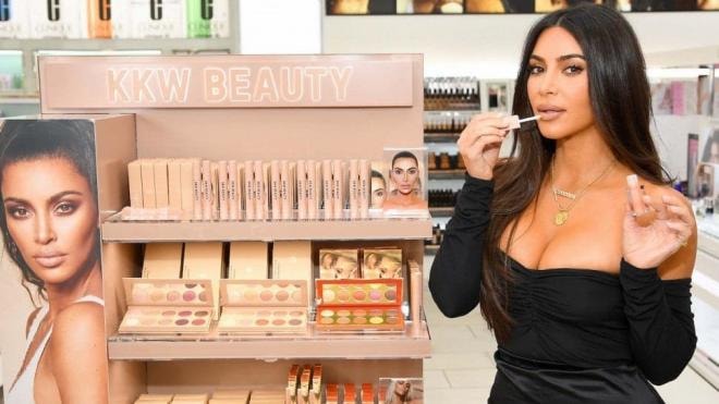 Gác tình cảm sang một bên, Kanye và Kim Kardashian sẽ phân chia khối tài sản 2,2 tỷ đô ra sao? 12