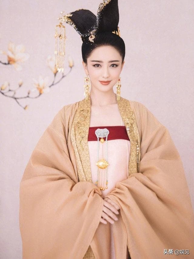Trong 6 mỹ nhân Tân Cương, Đồng Lệ Á và Địch Lệ Nhiệt Ba vẫn xếp sau người này 11