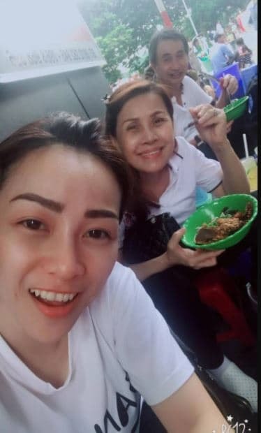 Minh Nhựa và vợ cả  6