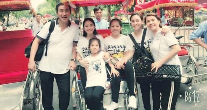 Minh Nhựa và vợ cả  0